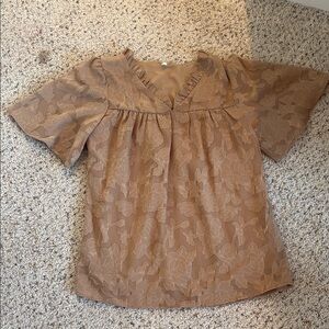 Women's Ruffled V-Neck Floral Blouse - Tan